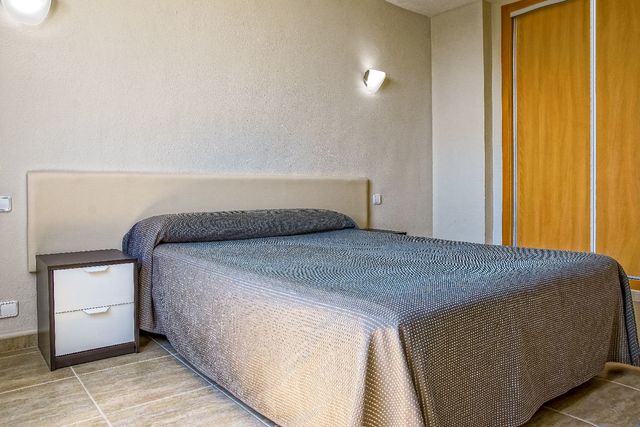 apartamento 1 dormitorio cama matrimonio eurhostal 1.jpg