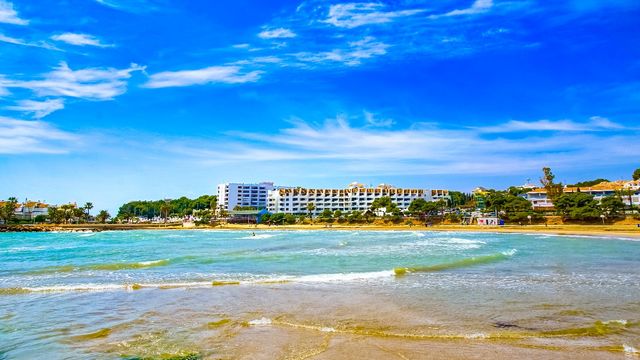 playa las fuentes poblado marinero y eurhostal