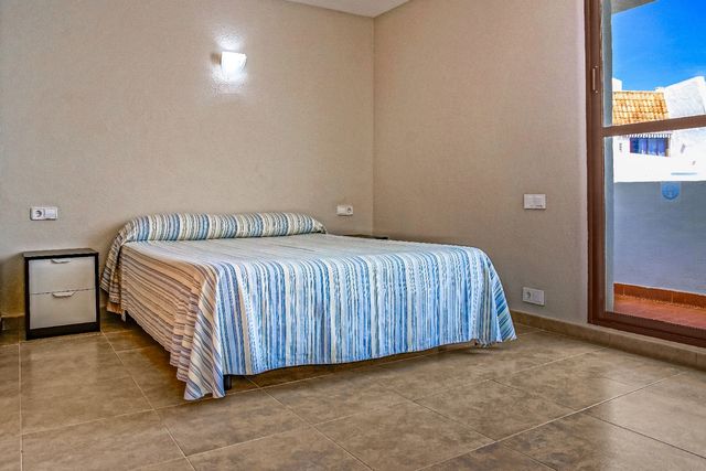 apartamento 2 dormitorios dormitorio principal eurhostal.jpg