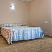 apartamento 2 dormitorios dormitorio principal eurhostal.jpg