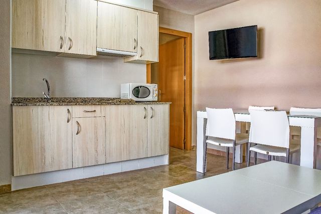 apartamento 2 dormitorios cocina eurhostal.jpg