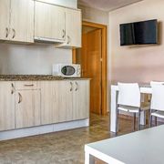 apartamento 2 dormitorios cocina eurhostal.jpg